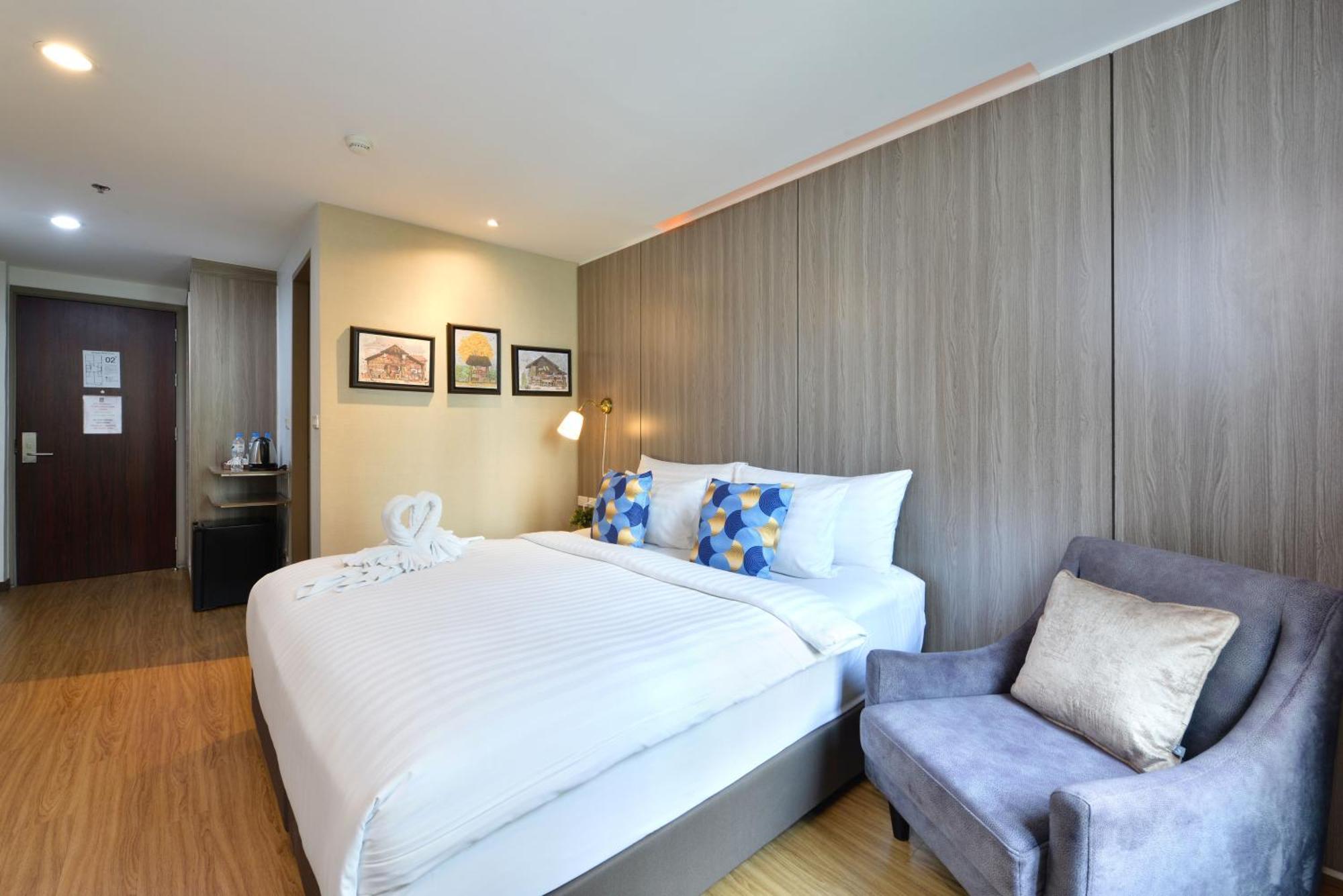 Bedever Boutique Bangkok Hotel - Bts Phra Khanong Exterior photo