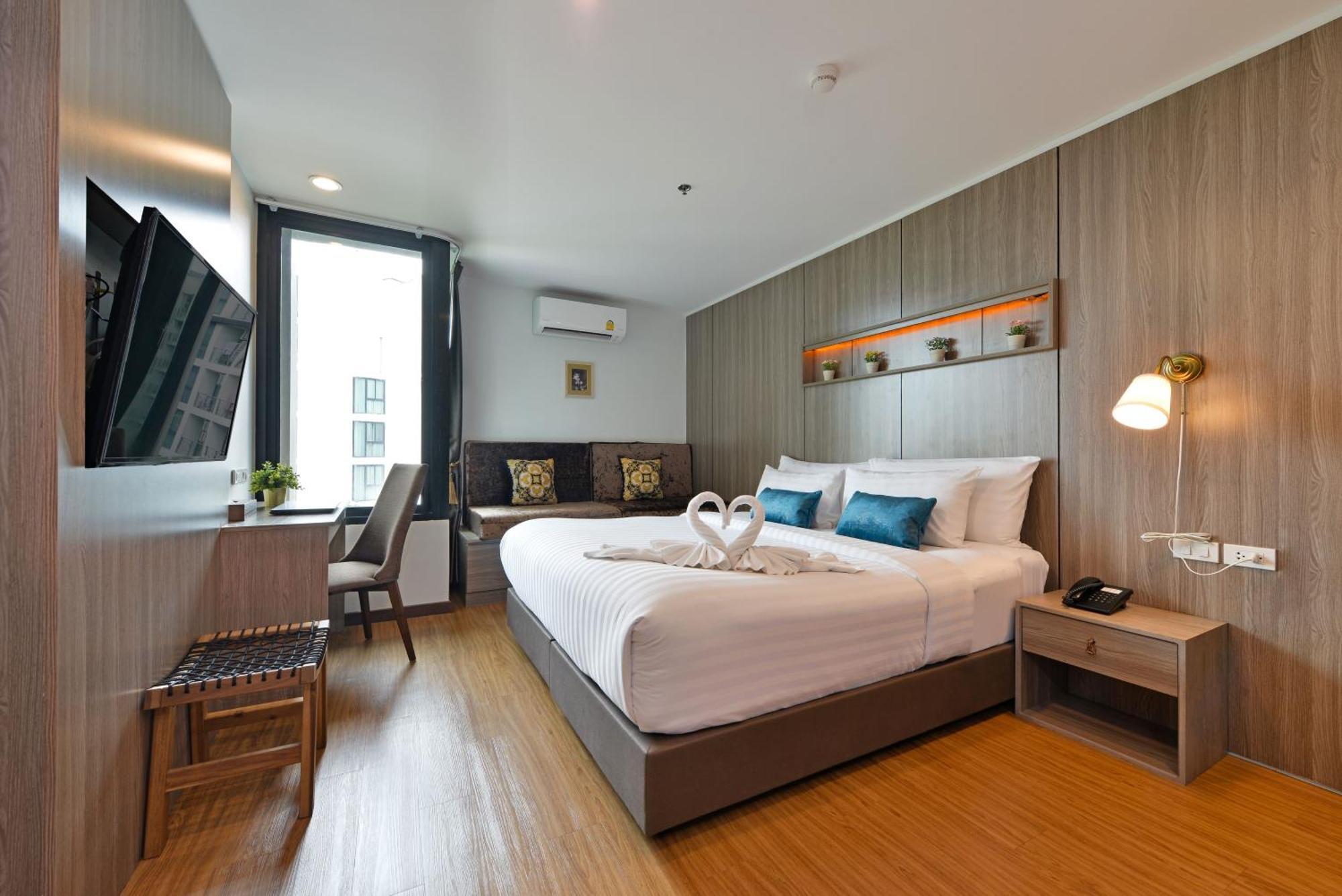Bedever Boutique Bangkok Hotel - Bts Phra Khanong Exterior photo