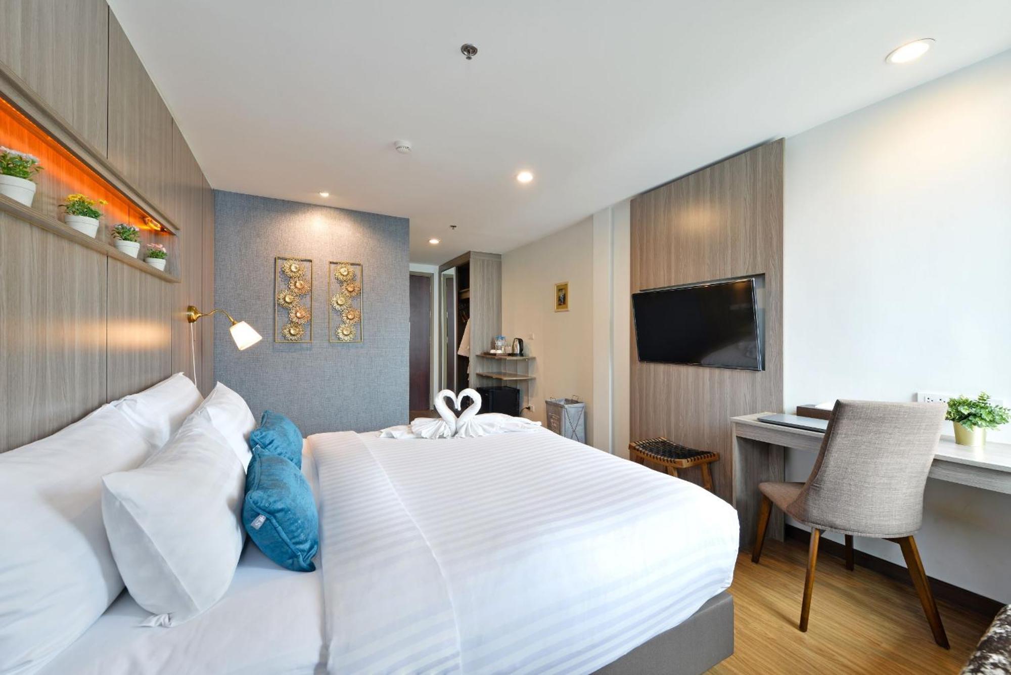 Bedever Boutique Bangkok Hotel - Bts Phra Khanong Exterior photo