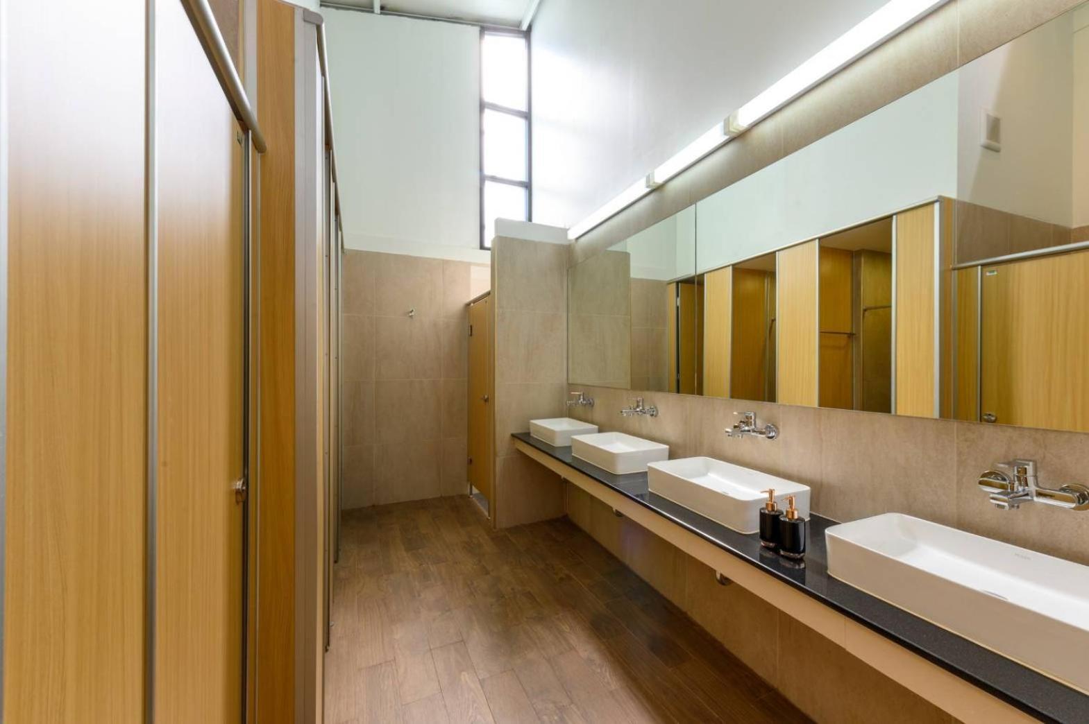 Bedever Boutique Bangkok Hotel - Bts Phra Khanong Exterior photo
