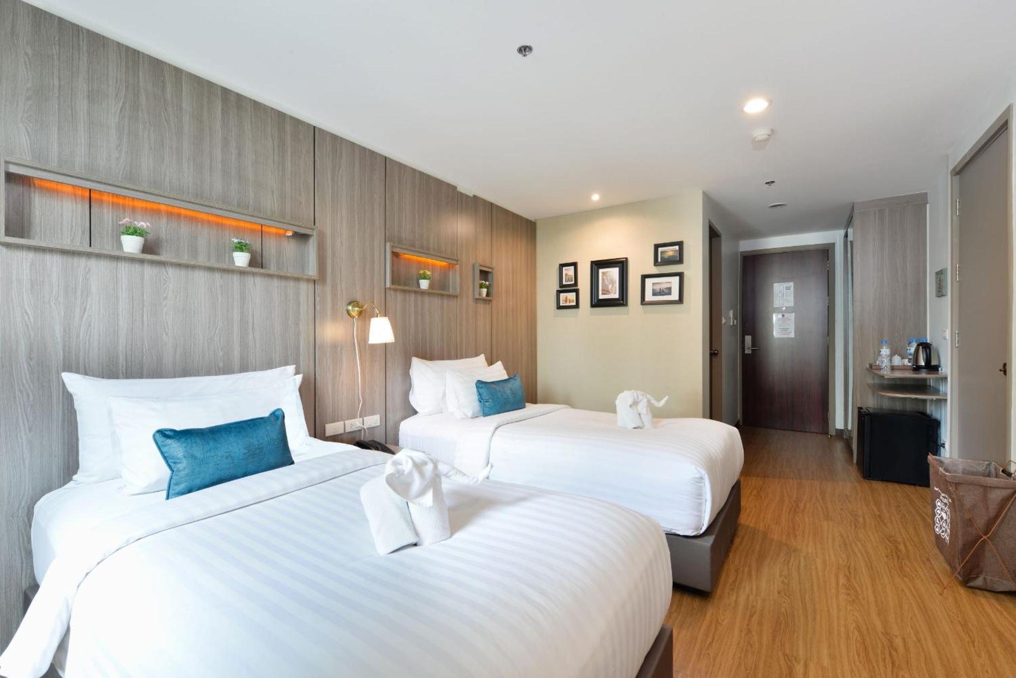 Bedever Boutique Bangkok Hotel - Bts Phra Khanong Exterior photo